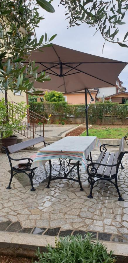 Apartman Lena Pula Exterior foto