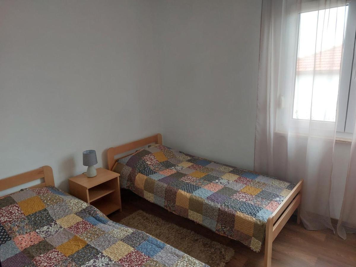 Apartman Lena Pula Exterior foto